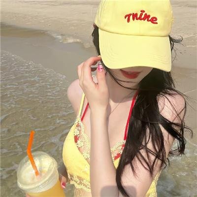 雨中的女人